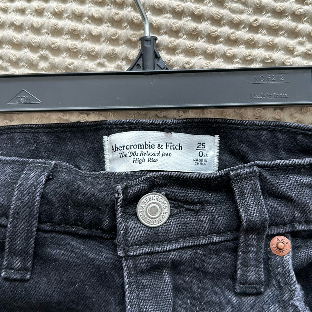 90’s relaxed high rise jeans - Picture 2 of 3